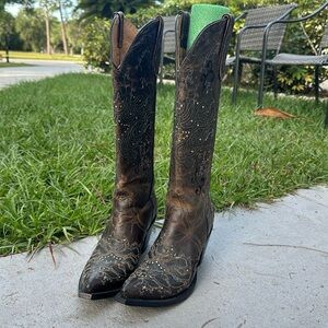 Size 6 Sterling River cowboy boots